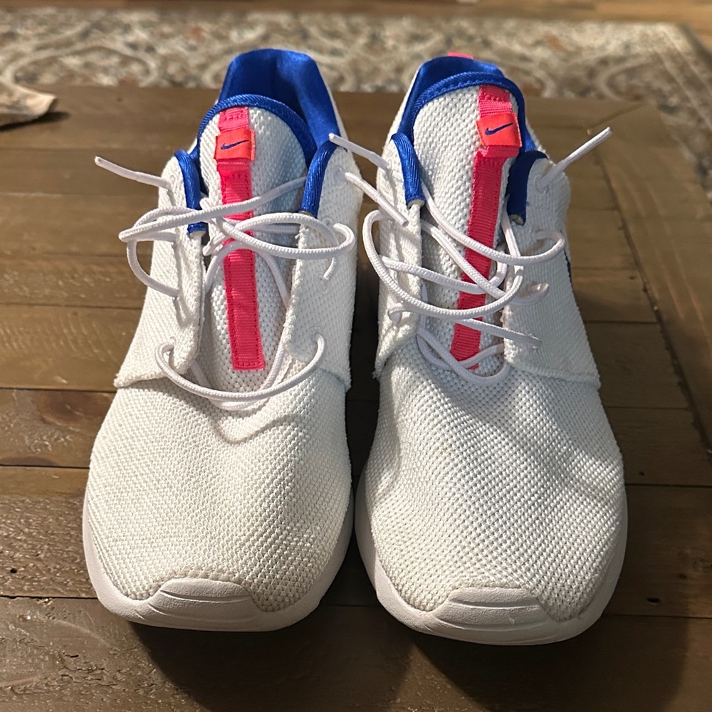 Nike White Sneakers with Blue Swoosh and Pink Accents - Picture 4 of 5
